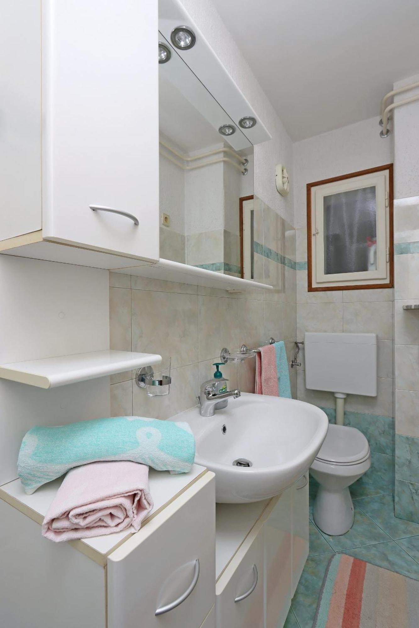 Apartments With A Parking Space Icici, Opatija - 7788 Bilik gambar