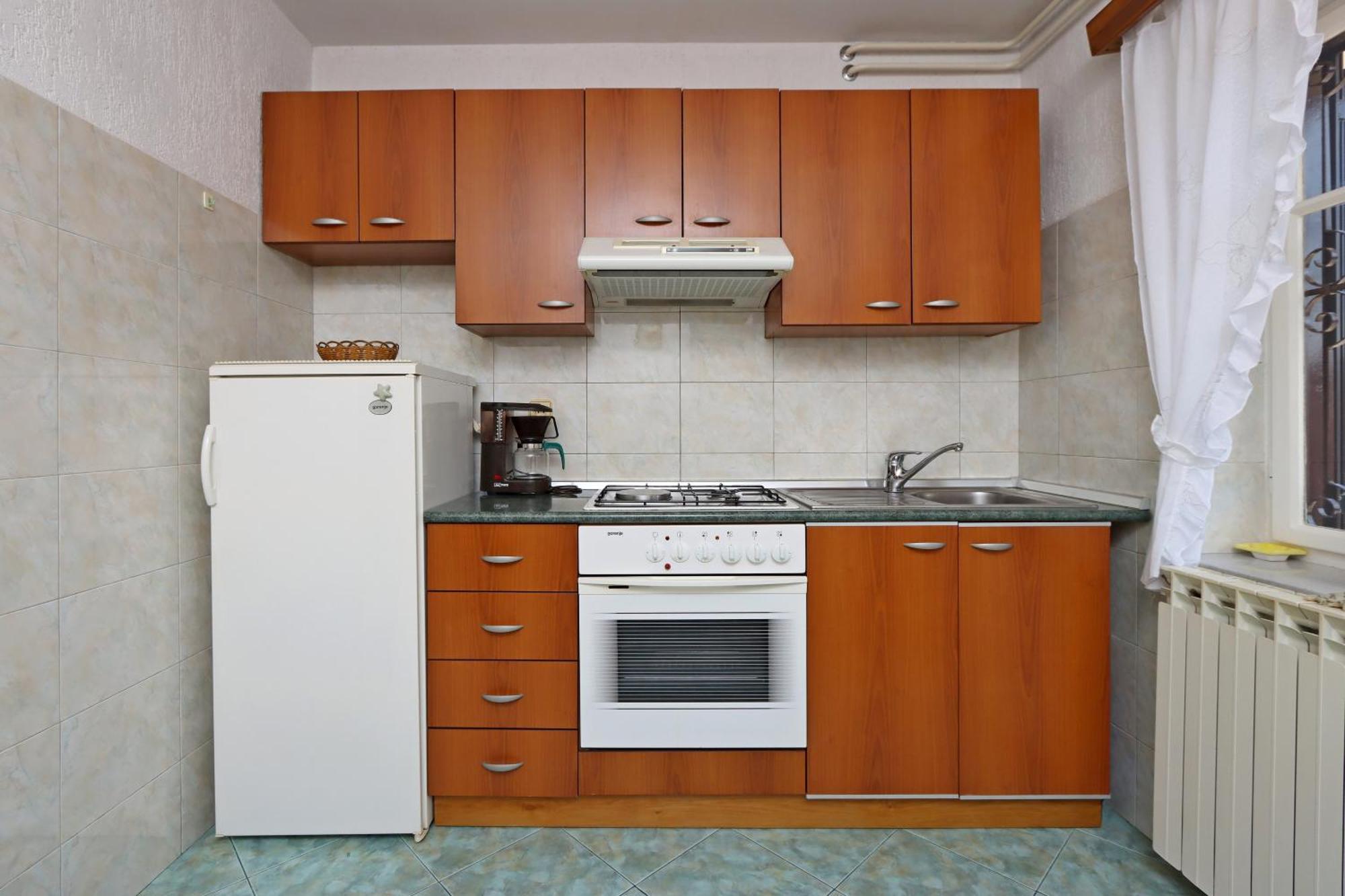 Apartments With A Parking Space Icici, Opatija - 7788 Bilik gambar